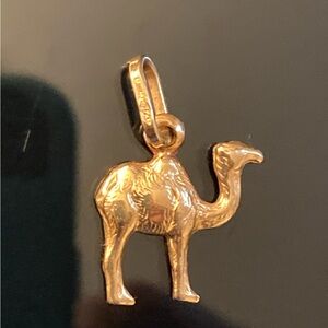 18k gold camel pendant 🐪